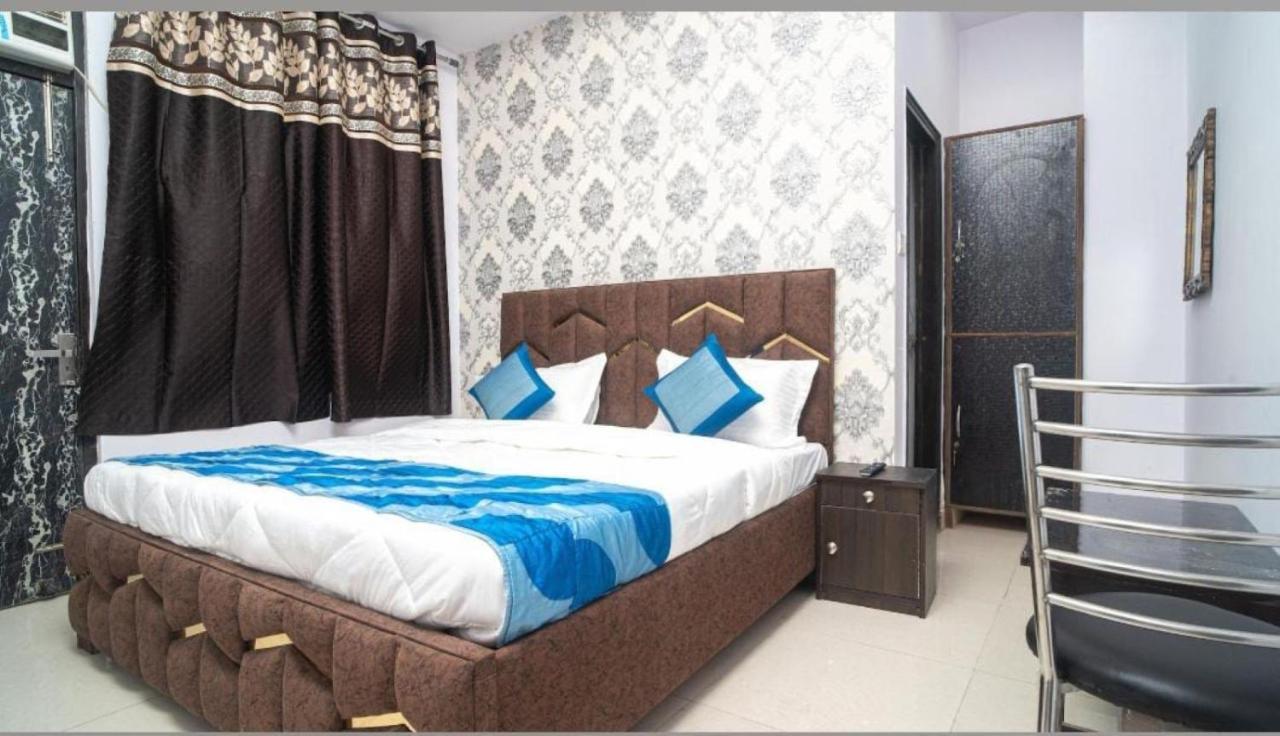 I Main Market Indian Guest Allowed Only Hotel