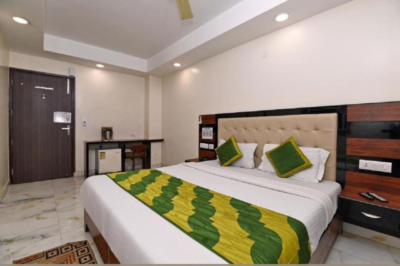 Hotel I Main Market Indian Guest Allowed Only 3*